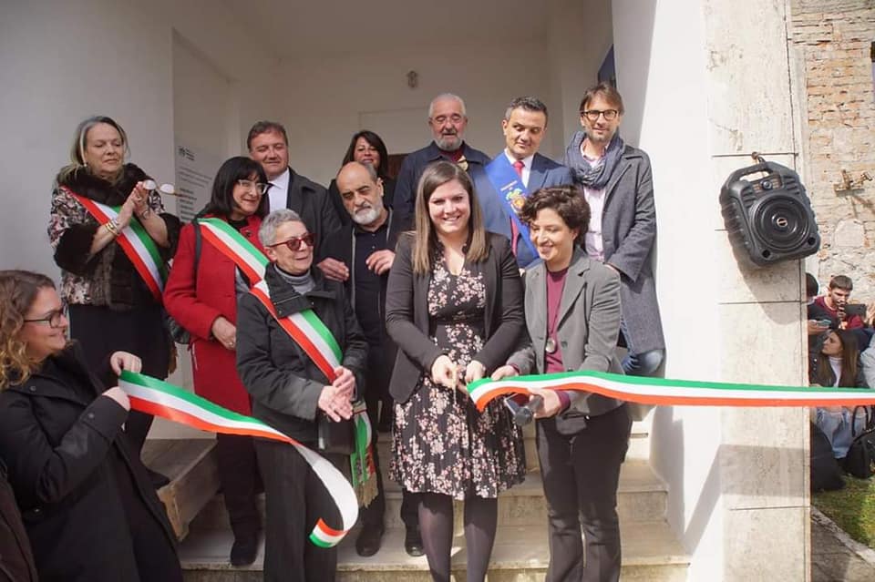 A MAGLIANO, GROSSETO, LA CASA DELLA MEMORIA AL FUTURO DI QUESTO C’È BISOGNO, NON DI INTITOLARE UNA VIA AD ALMIRANTE