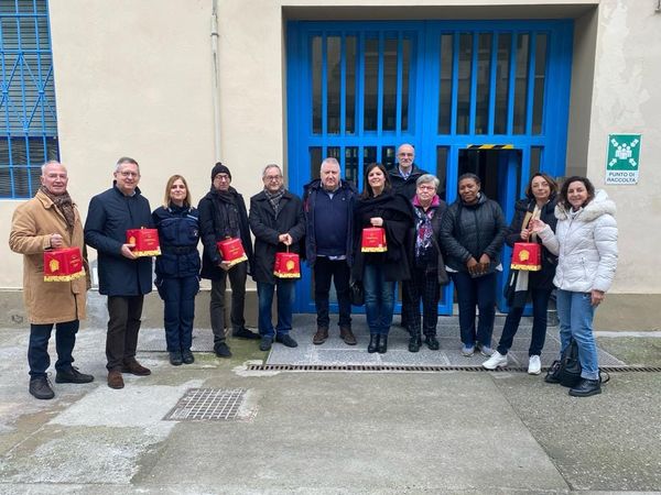 CONSEGNA DEI PANETTONI AI DETENUTI DON BOSCO